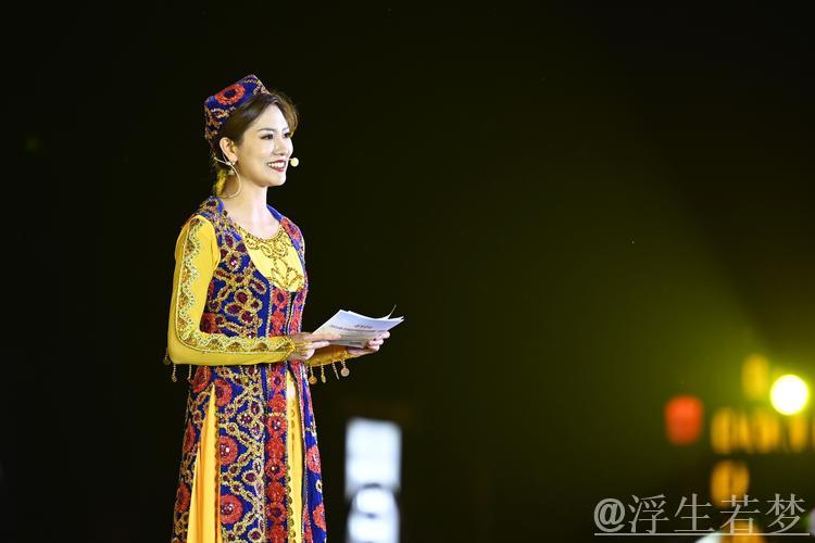 年轻教练充满活力,新疆之花绚丽绽放 年轻教练充满活力,新疆之花绚丽绽放